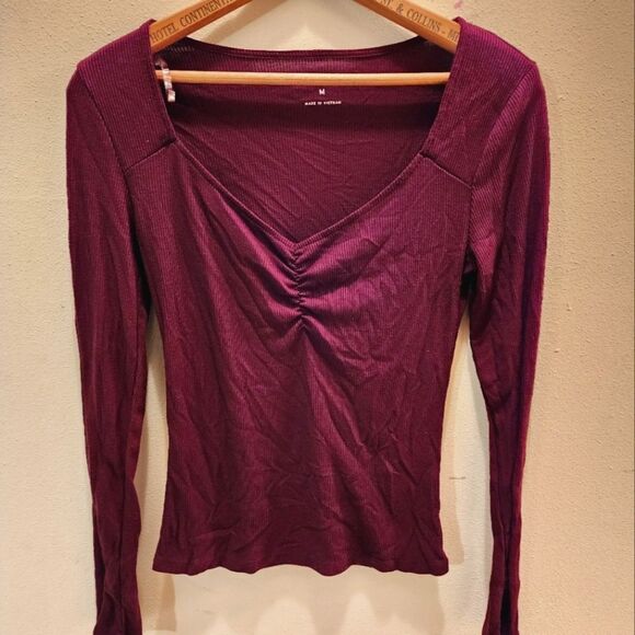 Aeropostale Tops - Aeropostale Cinched V-Neck Long Sleeve Top